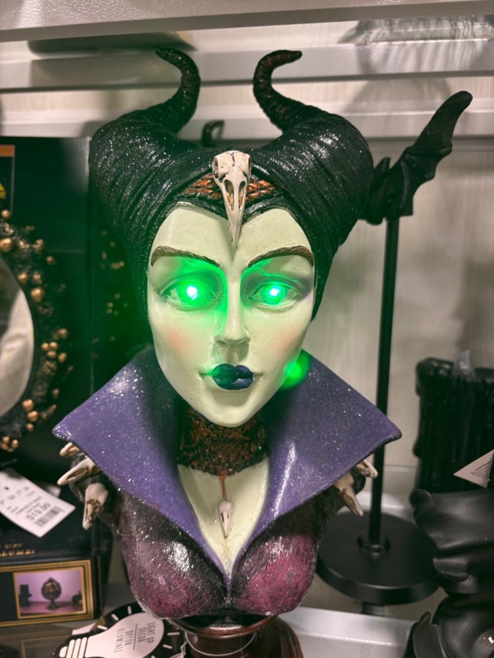 Rare Maleficent Halloween Bust LED light up eyes - Picture 3 of 7